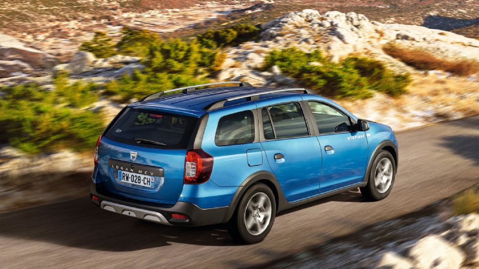 Το νέο Dacia Logan MCV Stepway θα προσφέρεται με δύο κινητήρες, έναν βενζίνης και έναν πετρελαίου, αμφότεροι με 90 ίππους, οι οποίοι συνεργάζονται με μηχανικό κιβώτιο πέντε σχέσεων.